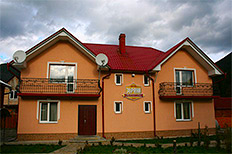 Вигляд зовні Двоповерховий котедж<br> (6 номерів)