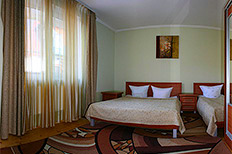 «Напівлюкс трьохмісний» №1 І поверх