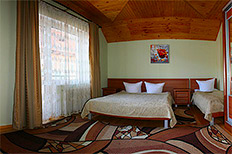 «Напівлюкс трьохмісний» №5 ІІ поверх