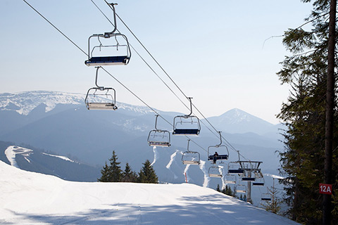 Зимовий відпочинок в Карпатах